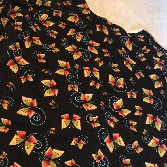 LulaRoe
Butterfly T-Shirt - Size XS - Picture 10 of 11